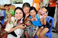 Những nụ cười xoa dịu nỗi đau...