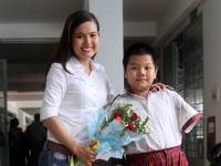 Cô sinh viên và \