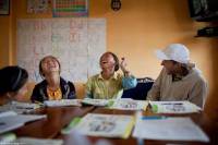 Cô gái dân tộc Mông và khát vọng xóa mù chữ