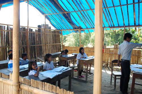 Cơ sở vật chất học tập khó khăn